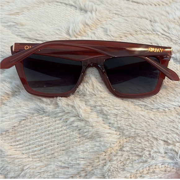 Quay Call The Shots Sunglasses - Picture 3 of 6